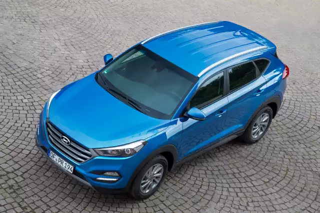 Niebawem do salonów trafi nowy Hyundai Tucson. To dobry moment, by rozejrzeć się za używanym egzemplarzem trzeciej generacji, która właśnie schodzi ze sceny. W Motofaktach spróbujemy odpowiedzieć na pytanie, którą wersję koreańskiego SUV-a najlepiej wybrać.Fot. Hyundai