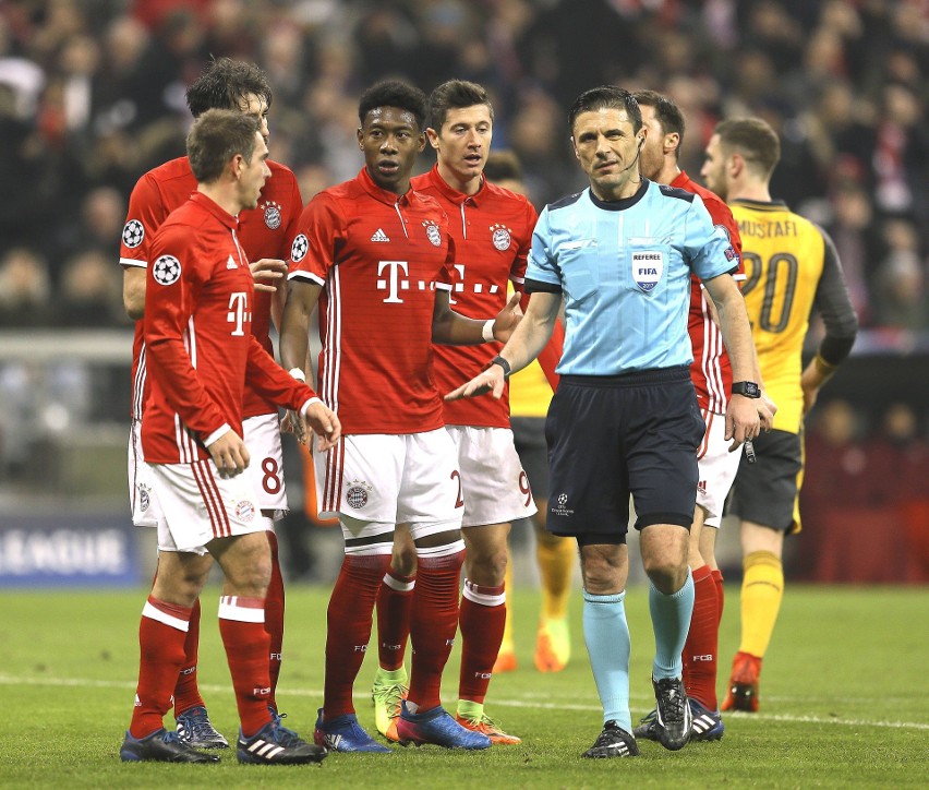 Thiago Alcantara i Robert Lewandowski pozbawili Arsenal...