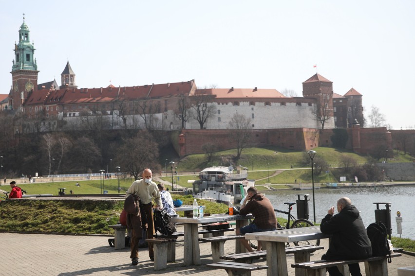 Krakowianie korzystają z pięknej pogody