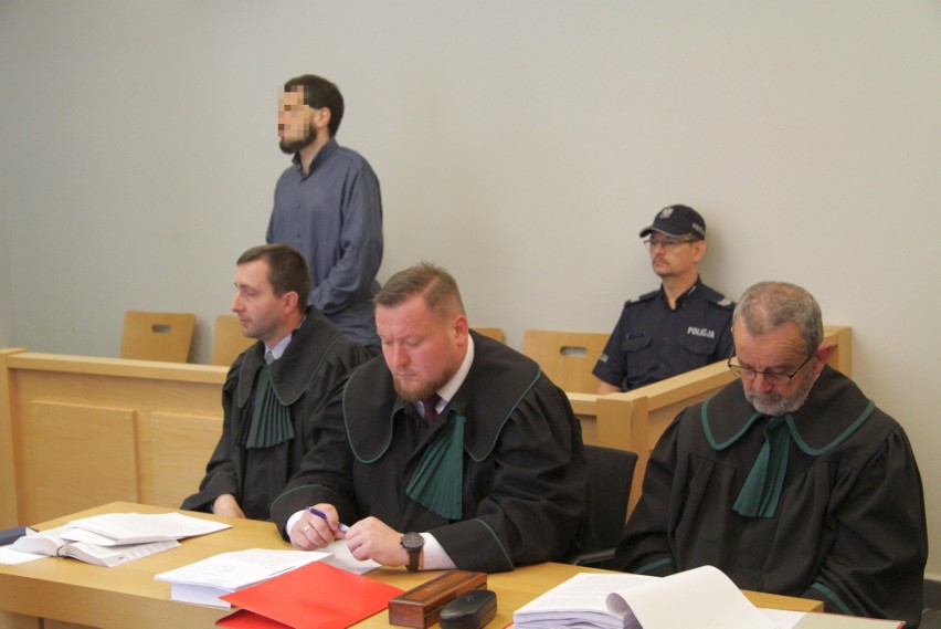 Po tragicznym wypadku w Stalowej Woli przed sądem ruszył proces kierowcy. Grozi mu do 14 lat więzienia