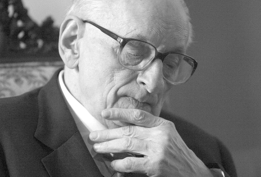 Władysław Bartoszewski nie żyje. Zmarł w wieku 93 lat w...