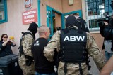 Gang przebierańców wysłał fałszywego oficera ABW do „Głosu Wielkopolskiego”. Chcieli zablokować artykuł o poznańskim urzędniku - szefie WIF