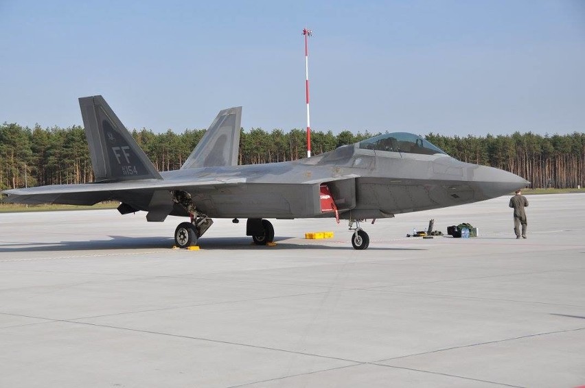 F-22 Raptor na lotnisku w Powidzu