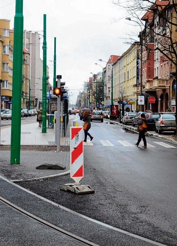 Nie wiadomo kiedy ul. Dąbrowskiego zostanie przebudowana,...