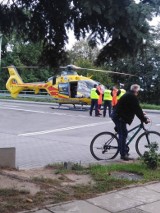 Wypadek w Jarosławiu na ul. Sanowej. Motocyklista uderzył w dwa samochody Droga zablokowana