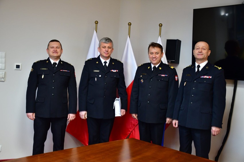 Ostrołęka. Jarosław Wilga odchodzi na emeryturę, Grzegorz Pragacz nowym komendantem ostrołęckiej straży pożarnej. 22.02.2022