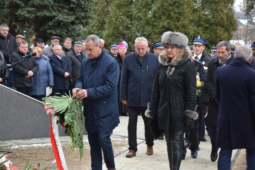 Przy komendzie PSP odsłonięto obelisk upamiętniający...