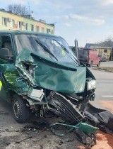Wypadek w Sypniewie. Samochód ciężarowy zderzył się z busem. Jedna osoba została ranna. 17.03.2022