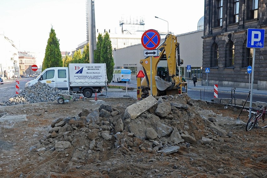 Na Alejach Marcinkowskiego powstaje skwer