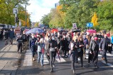 Warszawa: Kolejny protest przeciwko decyzji TK ws. zakazu aborcji. Do tłumu protestujących dołączył Rafał Trzaskowski