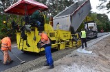 Kilkudziesięcioletnia prowizorka wreszcie zrobiona. Z ul. Wiejskiej, we Włocławku, gładko można dojechać do brzeskiej trasy