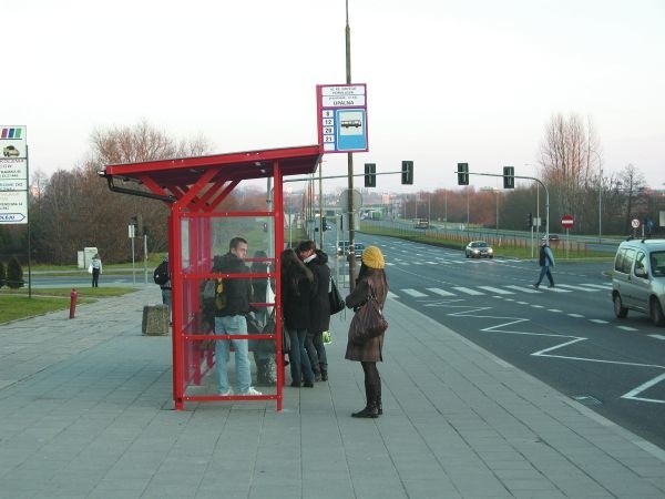 Wiata na ulicy Popiełuszki w pobliżu Upalnej