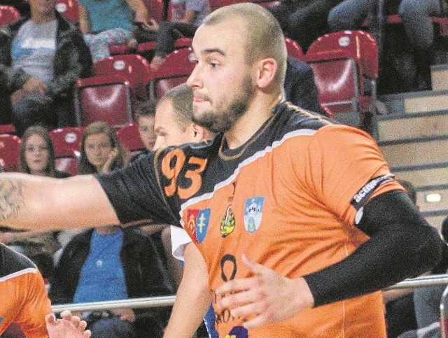 Adrian Wojkowski doznał w Wągrowcu kontuzji kolana.