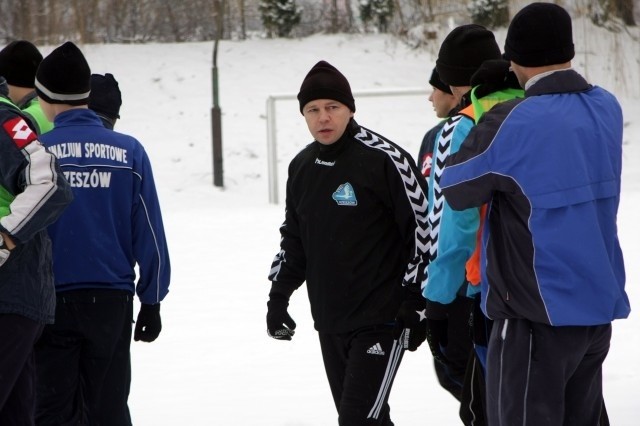 Trener Andrzej Szymański mógł być zadowolony ze skuteczności swoich piłkarzy.