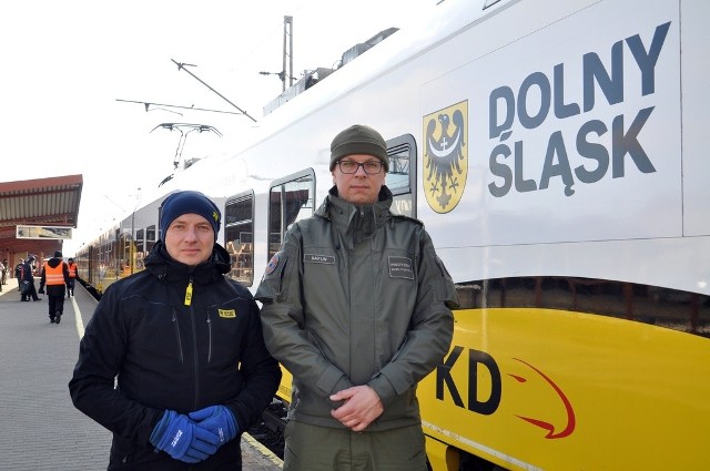 Samorządy województw dolnośląskiego i pomorskiego przysłały w czwartek do Przemyśla specjalne pociągu, które zabiorą uchodźców z Ukrainy.