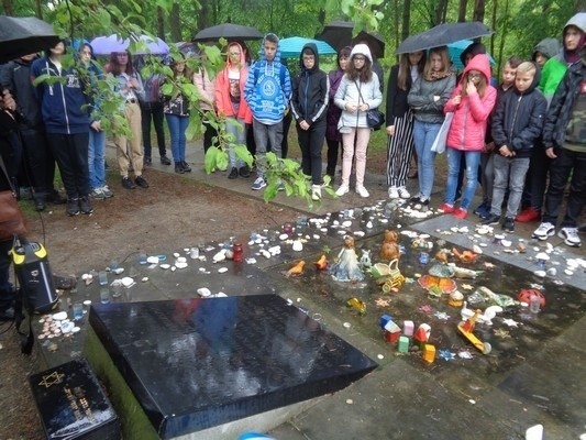 Kielecka młodzież przypomniała o tragedii dzieci zamordowanych w 1943 roku