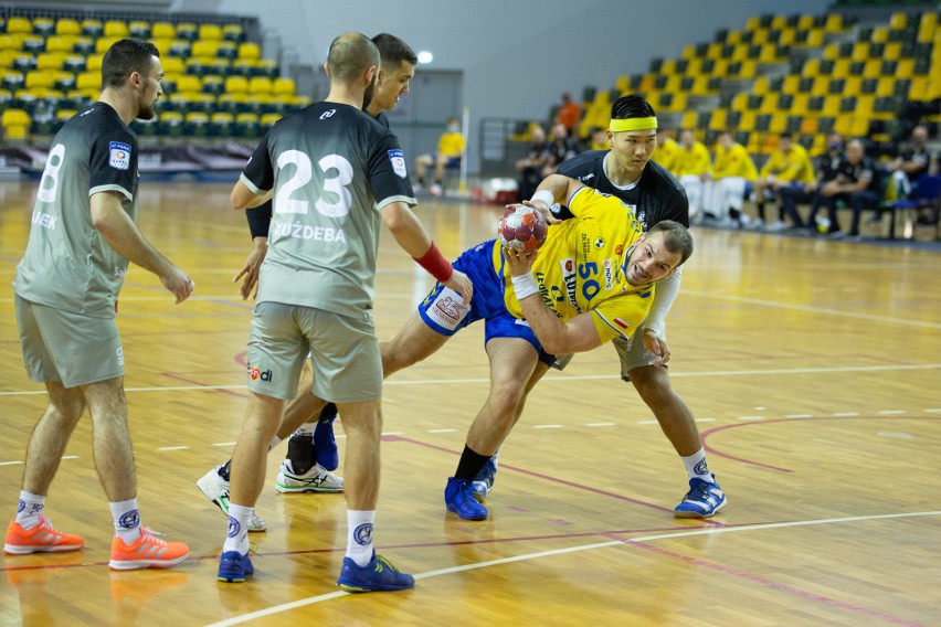 Tak wygląda gra bez treningu. Łomża Vive Kielce rozgrzewało się 45 minut [ZDJĘCIA]