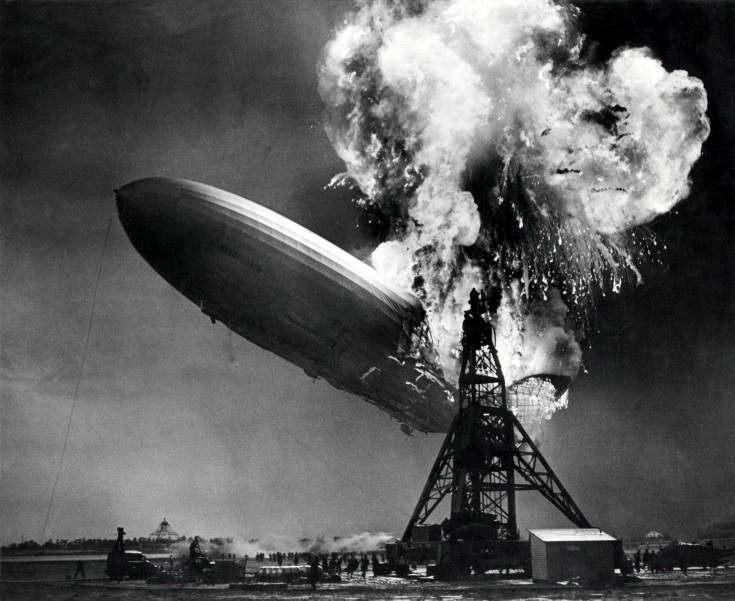 Katastrofa Hindenburga w Lakehurst w USA, która zakończyła...