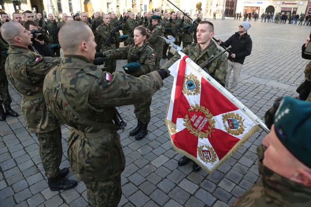 Kwalifikacja wojskowa 2016 w Poznaniu. Kto, gdzie i kiedy musi się stawić? [INFORMATOR]