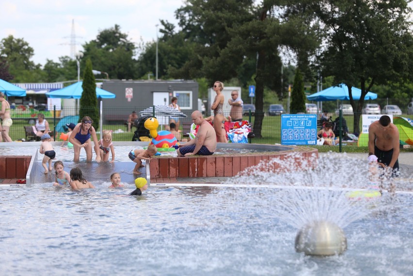 Kąpielisko Bugla w Katowicach w sobote 4 lipca 2020 r....