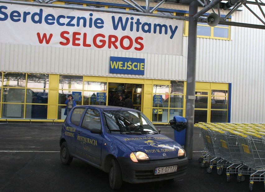 Selgros prowadzi sieć hurtowni w całej Polsce. Obecnie ma 15...