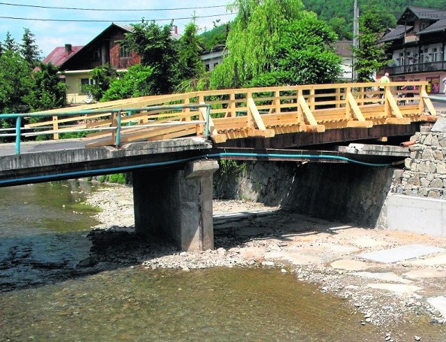 Most został częściowo zreperowany. Po drewnianej konstrukcji mogą jeździć jedynie samochody o masie do 3,5 tony