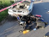 Wypadek w Leźnie 31.07.2019. Samochód osobowy zderzył się ze skuterem. Poszkodowany 30-letni obywatel Turcji został przewieziony do szpitala