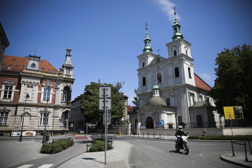 Czujesz się ciągle obserwowany? Nic dziwnego, kamery monitoringu miejskiego są niemal wszędzie. Wiemy, co mogą widzieć [ZDJĘCIA]