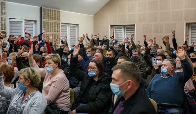 Protest mieszkańców Siedlemina przeciwko budowie w ich sąsiedztwie prawdopodobnie największej chlewni przemysłowej w Polsce.