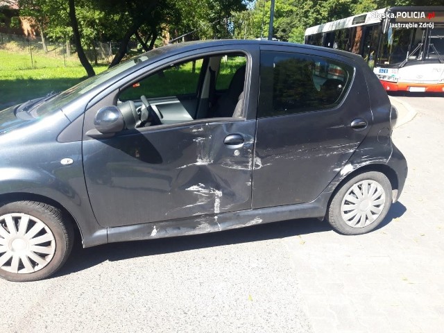 Jadąca toyotą kobieta nie ustąpiła pierwszeństwa autobusowi.