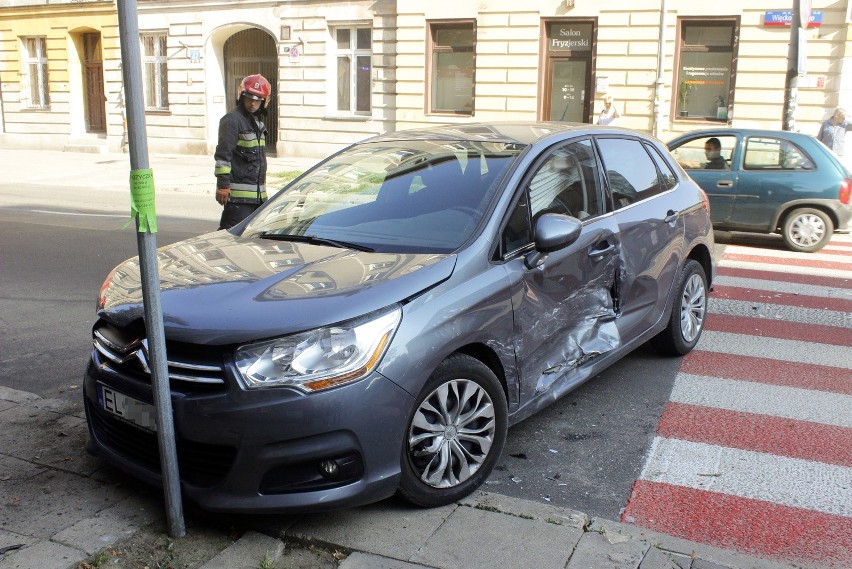 Wypadek na Więckowskiego. Ranna kobieta trafiła do szpitala [ZDJĘCIA]