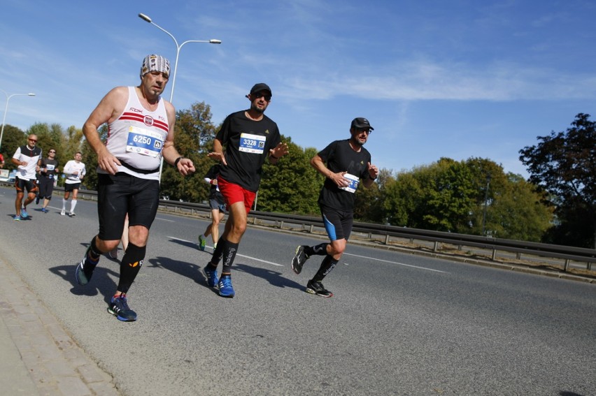 Uczestnicy Maratonu Warszawskiego 2018. Więcej zdjęć...