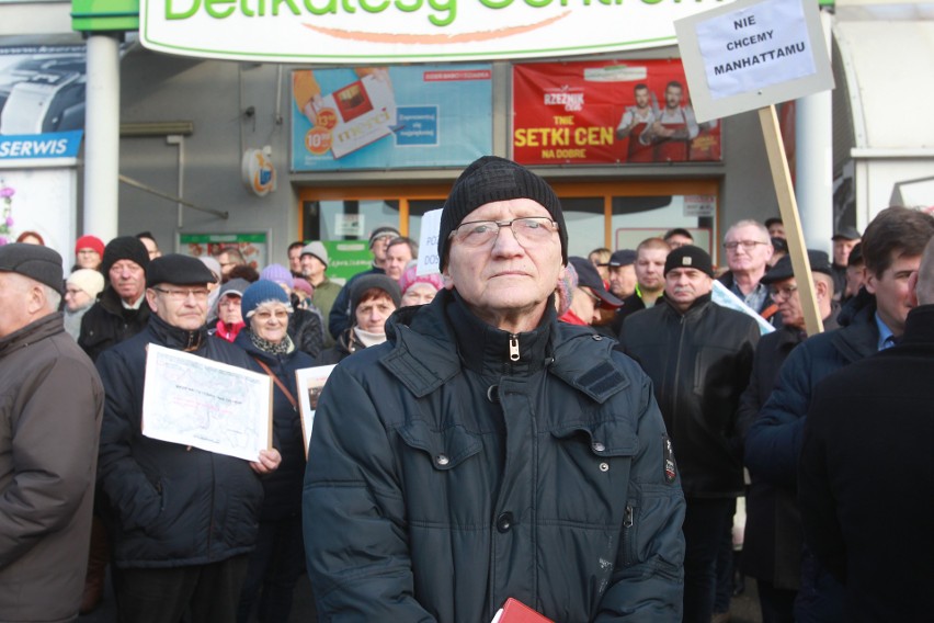 Mieszkańcy Nowego Miasta protestują przeciw budowie 180 - metrowego wieżowca. Mówimy: "Nie dla asfaltu, betonu i smogu"