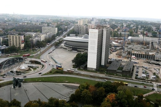 Katowice: Spodek, DOKP i kopuła na rondzie.