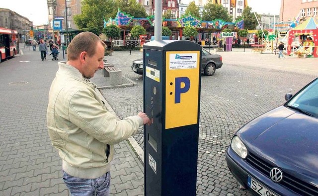 W Bytomiu kierowcy korzystają z parkomatów. Ale 74 nowe parkomaty trafiły do Bytomia w ramach projektu Śląskiej Karty Usług Publicznych. Obecnie trwa ich montaż. Wszystkie powinny być gotowe do końca sierpnia.