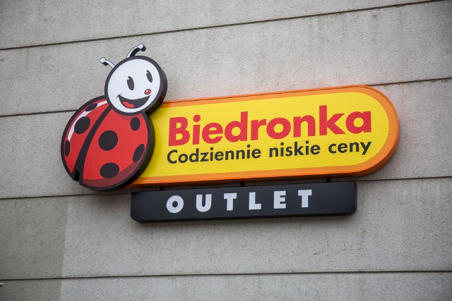 Biedronka Outlet w Gdańsku już otwarta. Kupimy tu produkty z rabatami nawet do 80 procent.