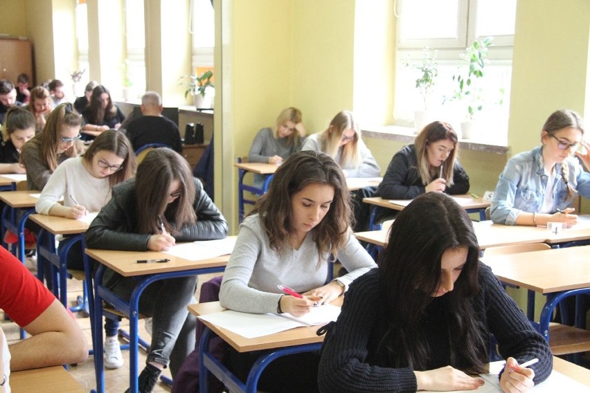 Próbna matura 2018 z języka angielskiego i chemii Echa Dnia. ZOBACZ odpowiedzi i arkusze w serwisie EDUKACJA