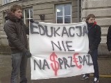 Studenci zlicytowali białostockie uczelnie. Bo nie chcą płatnych studiów. (zdjęcia i wideo)