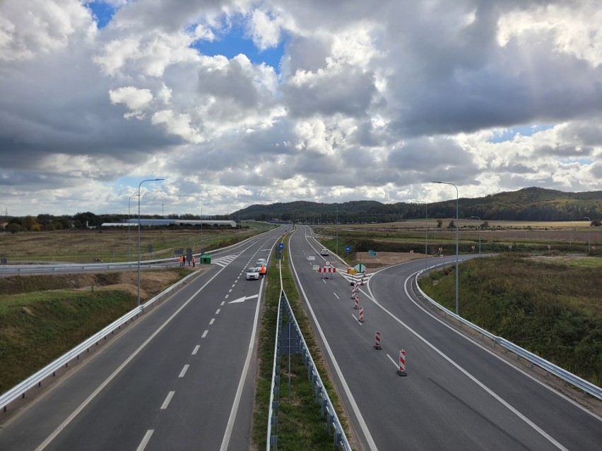 Zmiana w organizacji ruchu między Bożympolem Wielkim a Strzebielinem. Kiedy zakończy się budowa S6? 