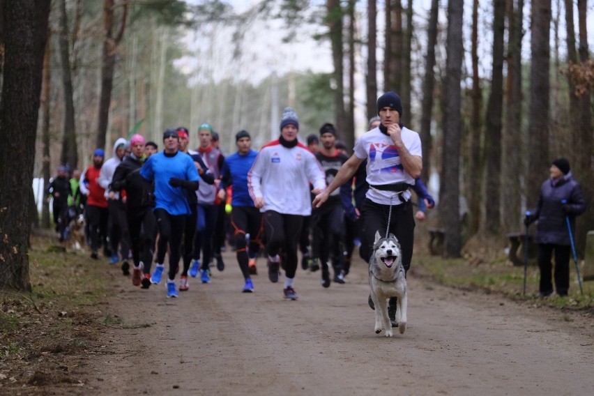 W sobotni poranek toruńscy kibice tradycyjnie spotkali się w...