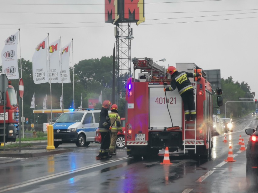 Wypadek w Czeladzi przy M1. Przez długi czas zablokowane...