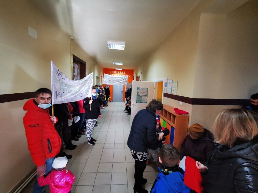 Rodzice uczniów Szkoły Podstawowej w Laskowej protestują...