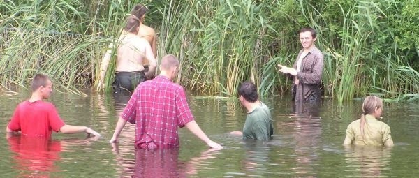 Tyralierą trzeba wejść w trzciny.