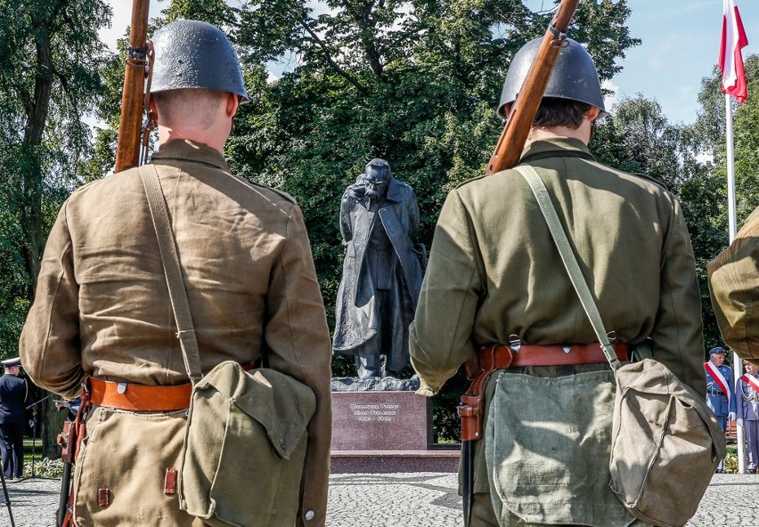 Tradycyjnie już uroczyste obchody zorganizowane zostały w...