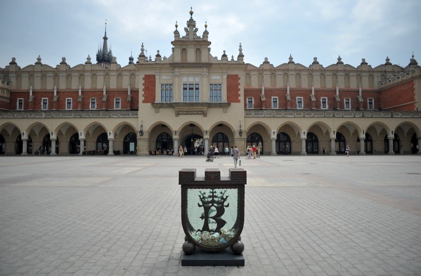 Kraków. Tabliczka dla Chińczyków i rekordowe 100 tysięcy na zabytki