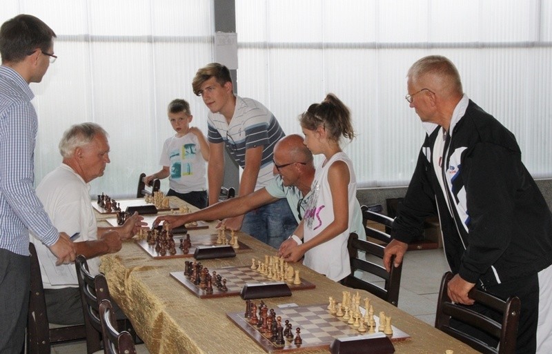 Wielki turniej szachowy w Opatowie. Byli zawodnicy z całej Polski [ZDJĘCIA]