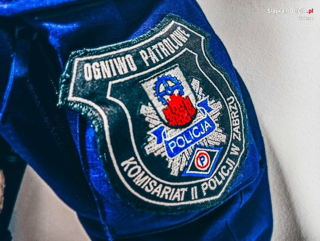 Gdy policjanci dotarli na miejsce, zastali tam 52-latka, który chciał się schronić przed mrozem. Kiedy sprawdzono go w policyjnych bazach danych, okazał się, że jest poszukiwany.