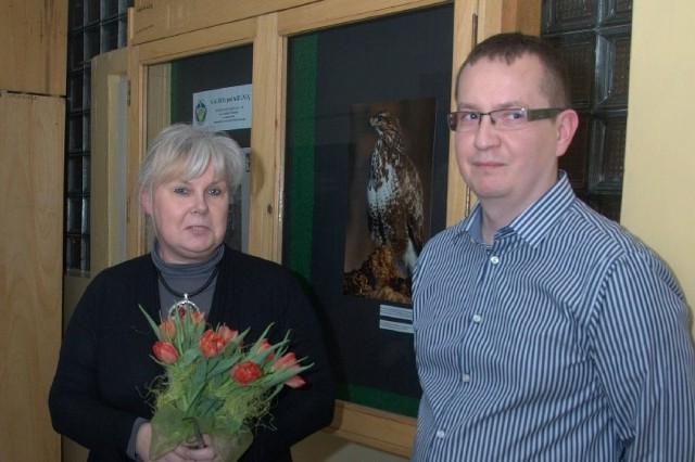 Tomasza Kunę przedstawiała twórczyni Galerii, Iwona Nabzdyk.  
