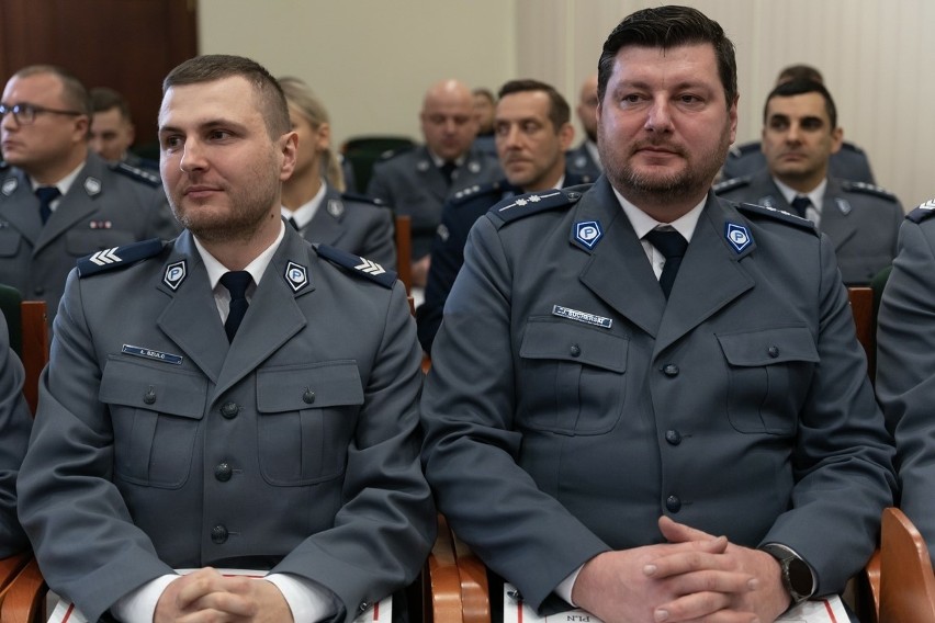 Nagrody marszałka województwa łódzkiego dla 55 policjantów i strażaków ZDJĘCIA