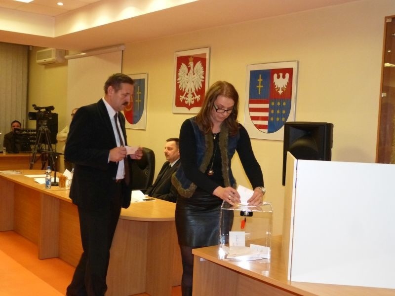 Wybory władz powiatu ostrowieckiego